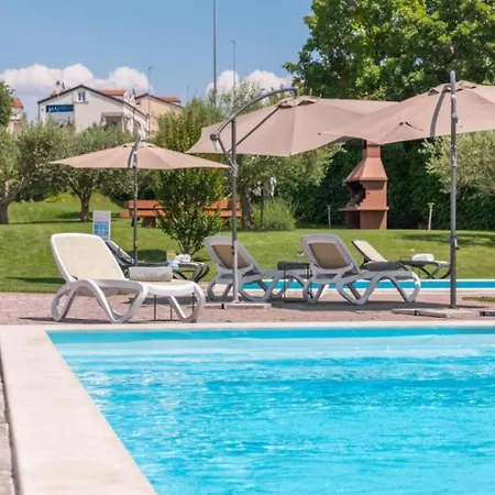 Maj - Ana - Luxury Family With Pool Apartment Poreč